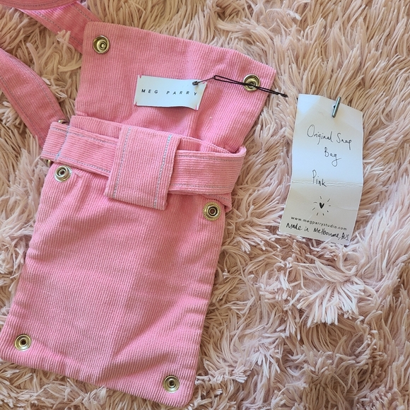 NWT Meg Parry Snap Bag / Fanny pack - Picture 8 of 10